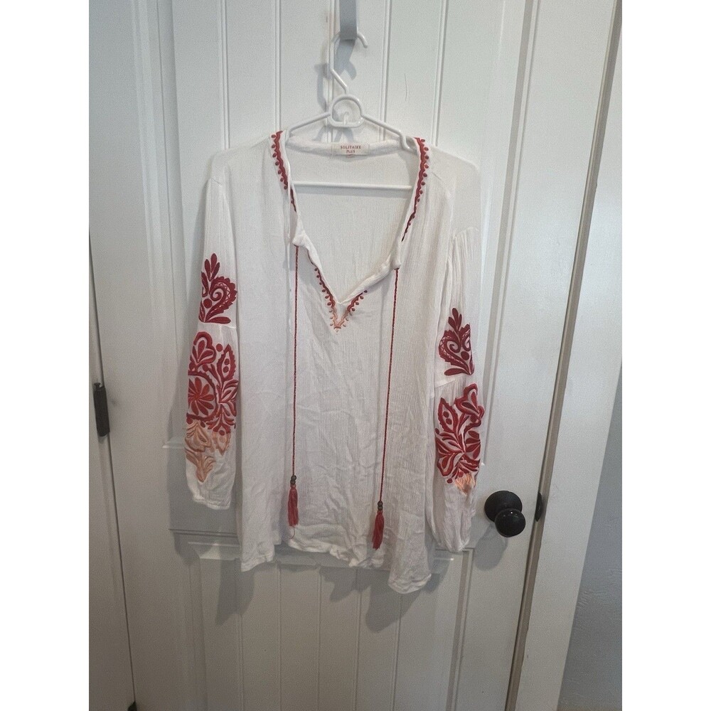 solitaire Plus 3X Boho Peasant Top White Floral Embroidered Tassel Rayon